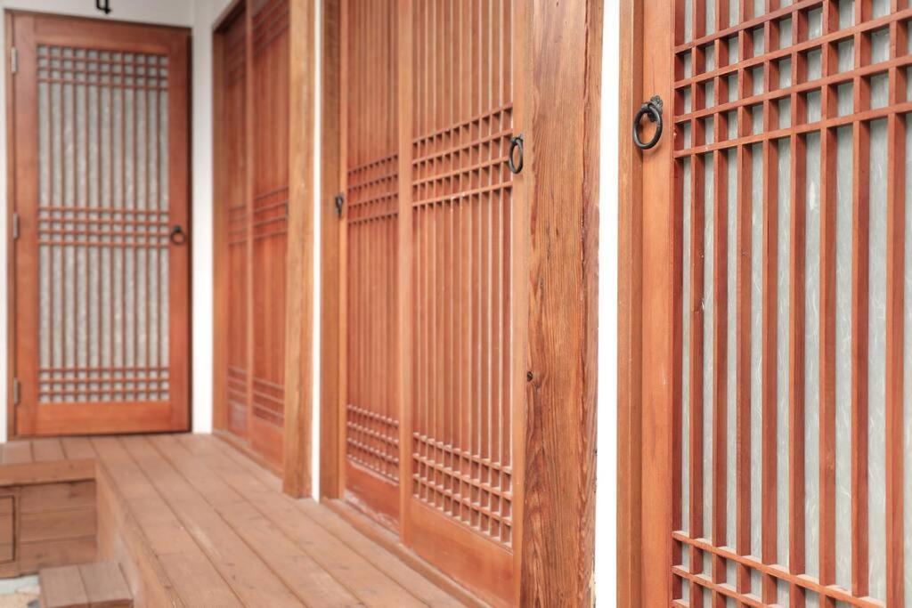 Bibimbap Hanok Gyeongbokgung Seoul
